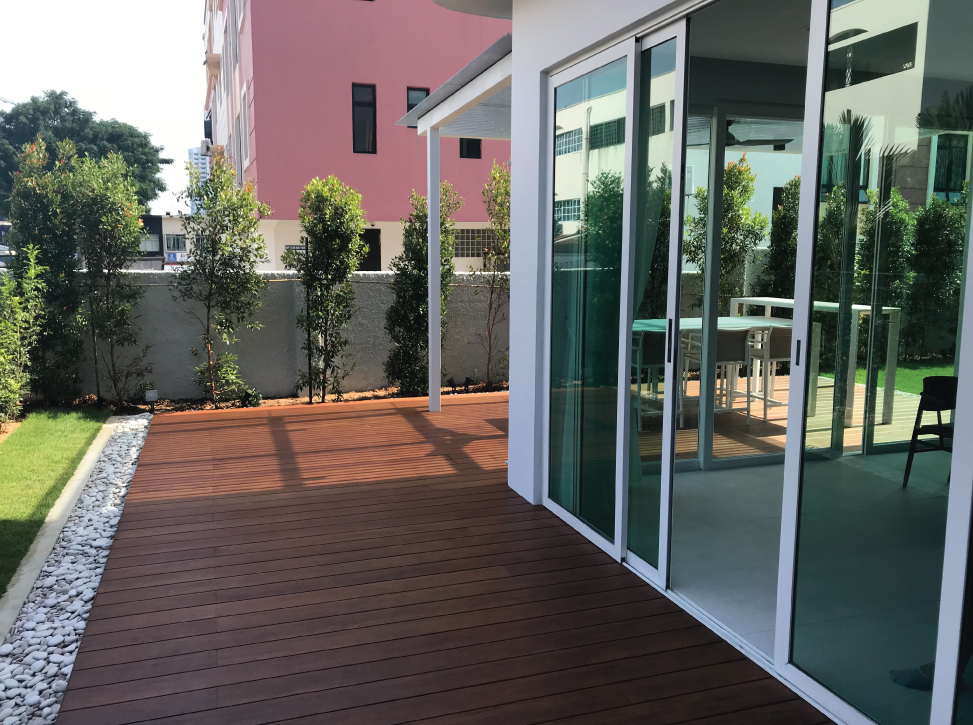 Onewood Decking at Bungalow Balcony